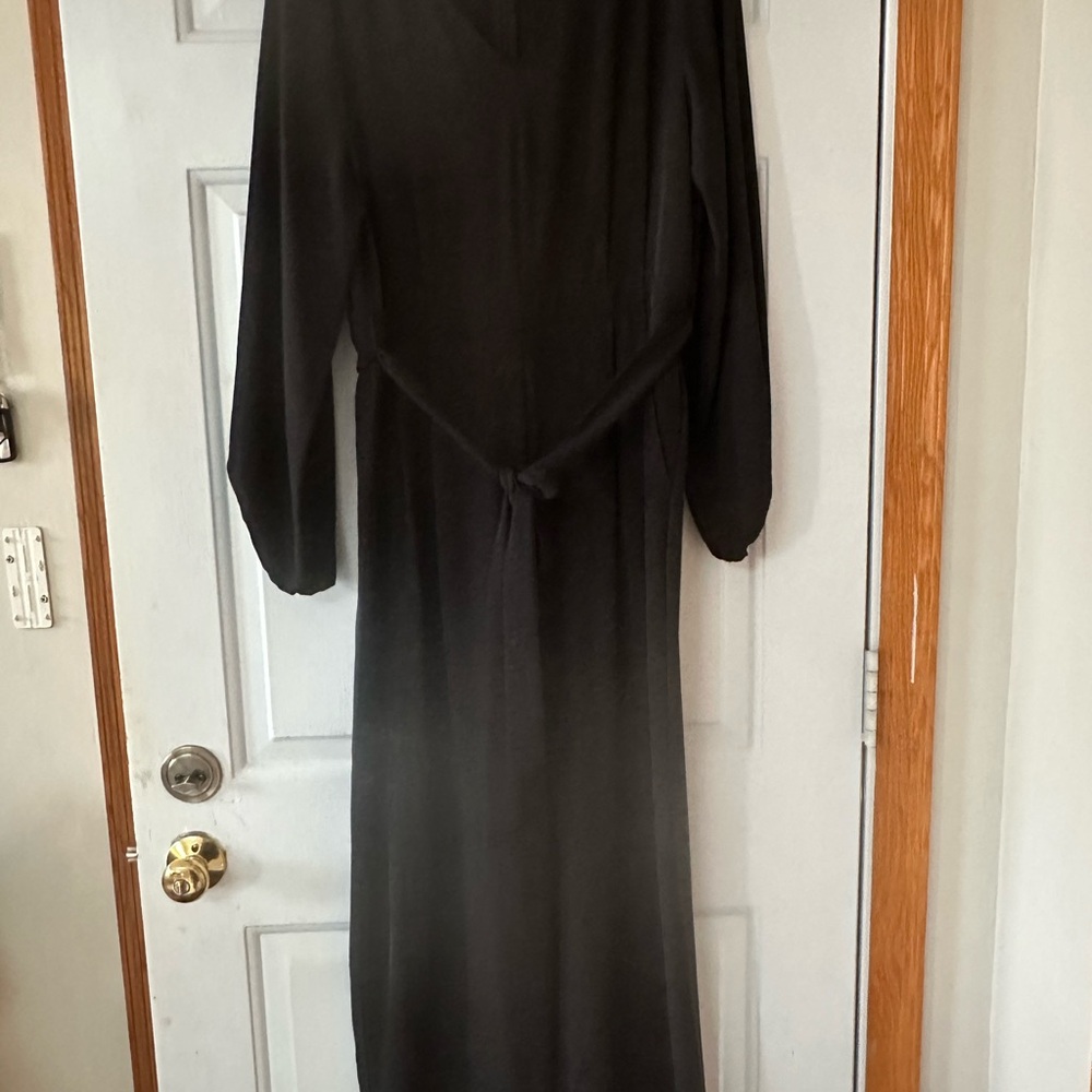 LOFT Black Long-Sleeve V-Neck Jumpsuit with Tie Waist. Size 12. - Picture 4 of 16